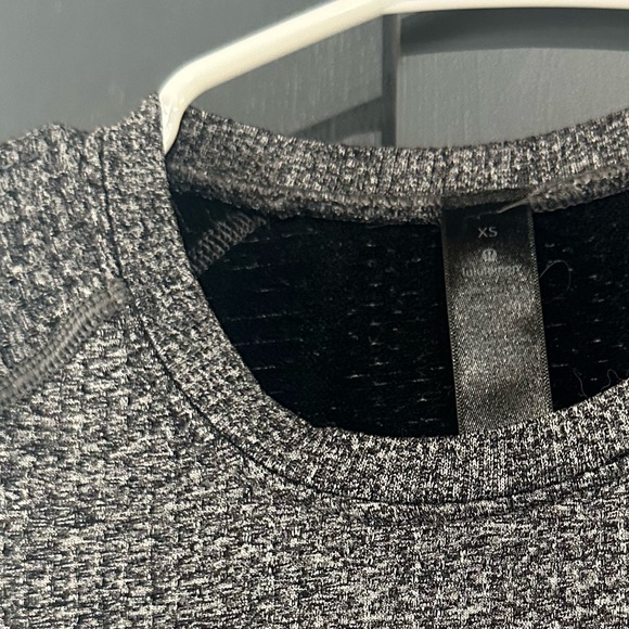 Lululemon Engineered Warmth Top - XS - Picture 2 of 5